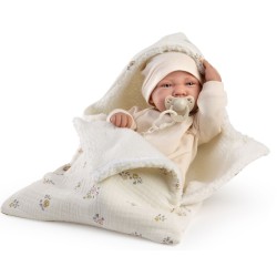 Lalka Lua w śpiworku...