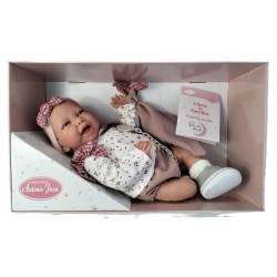 Lalka Carla w trampkach...